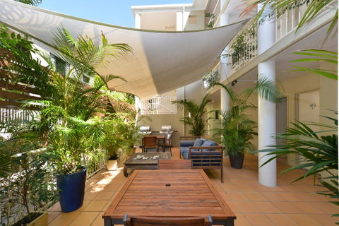 Port Douglas Apartments - Adults Only Oasis - Hotel Accommodation 11
