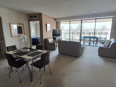 The Waterford Prestige Apartments - Hotel Accommodation 4