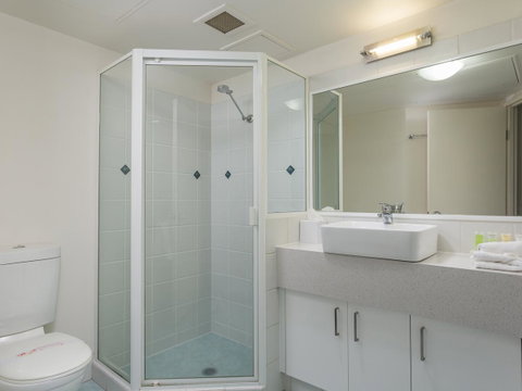 Maldives Resort Main Beach, Gold Coast - Hotel Accommodation 8
