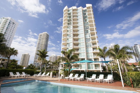 Maldives Resort Main Beach, Gold Coast - Hotel Accommodation 0