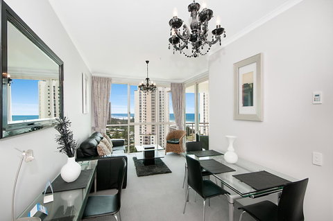 Maldives Resort Main Beach, Gold Coast - Hotel Accommodation 31