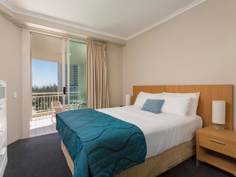 Maldives Resort Main Beach, Gold Coast - Hotel Accommodation 6