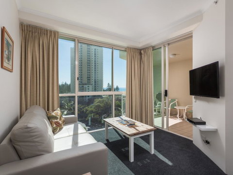 Maldives Resort Main Beach, Gold Coast - Hotel Accommodation 7