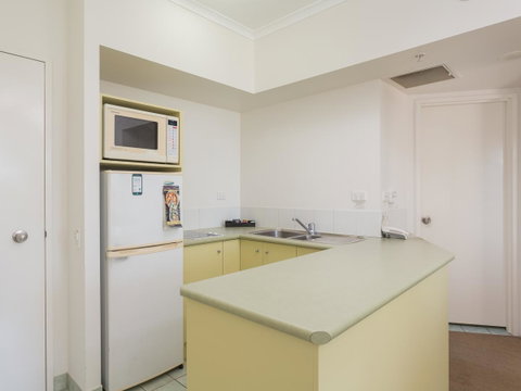Maldives Resort Main Beach, Gold Coast - Hotel Accommodation 5