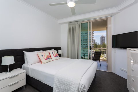 Maldives Resort Main Beach, Gold Coast - Hotel Accommodation 14