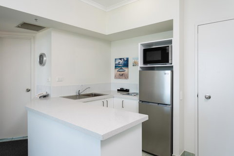 Maldives Resort Main Beach, Gold Coast - Hotel Accommodation 24