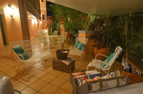 Martinique On Macrossan - Hotel Accommodation 24