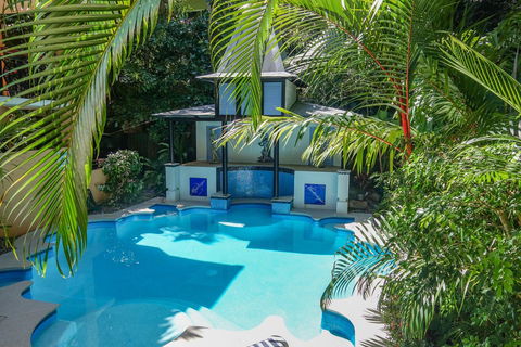 Martinique On Macrossan - Hotel Accommodation 10