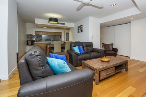 Maggies Beachfront Apartment 6 - Hotel Accommodation 2