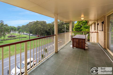 Immaculate Spacious Second Floor Unit Overlooking Pristine Parklands - Hotel Accommodation 2