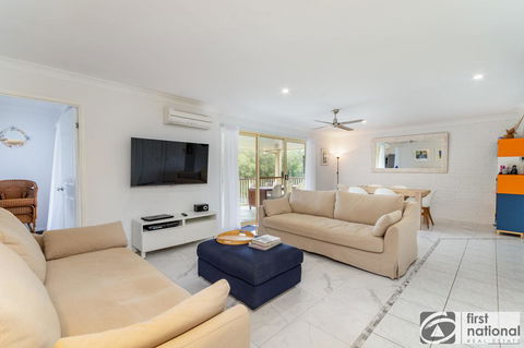 Immaculate Spacious Second Floor Unit Overlooking Pristine Parklands - Hotel Accommodation 9