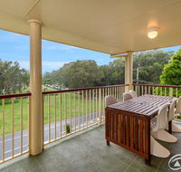 Immaculate Spacious Second Floor Unit Overlooking Pristine Parklands - Hotel Accommodation