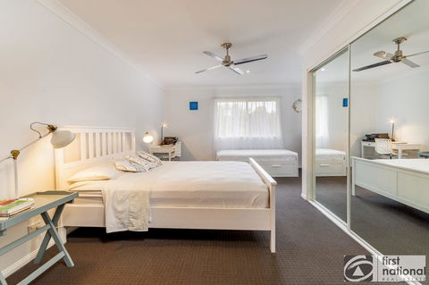 Immaculate Spacious Second Floor Unit Overlooking Pristine Parklands - Hotel Accommodation 12