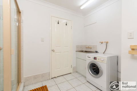 Immaculate Spacious Second Floor Unit Overlooking Pristine Parklands - Hotel Accommodation 5