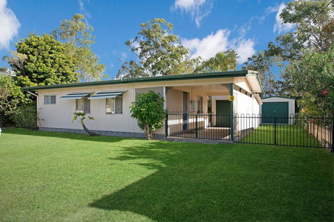 Lowset, Pet Friendly Cottage - Sunset Ave, Bongaree - Hotel Accommodation 0