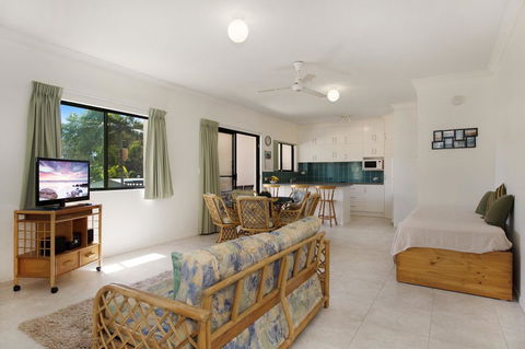 Quiet Location Across From Waterfront - South Esp, Bongaree - Hotel Accommodation 12