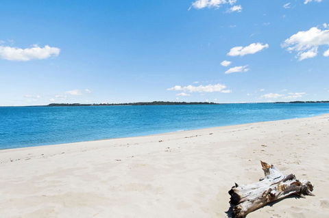 Quiet Location Across From Waterfront - South Esp, Bongaree - Hotel Accommodation 18