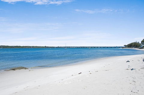 Everything You Need Including A Pool! Karoonda Sands Apartments - Hotel Accommodation 7
