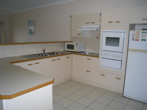 Ground Floor, Family Unit On The Canal With Free WIFI! - Hotel Accommodation 10