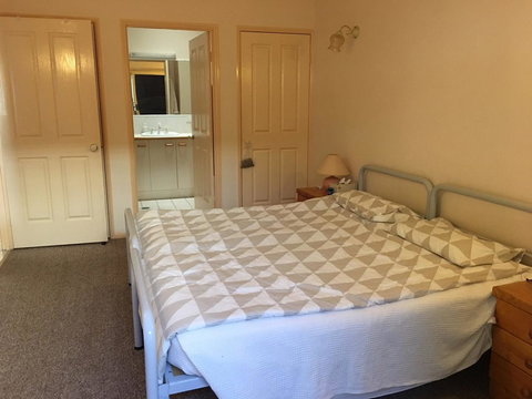 Ground Floor, Family Unit On The Canal With Free WIFI! - Hotel Accommodation 11
