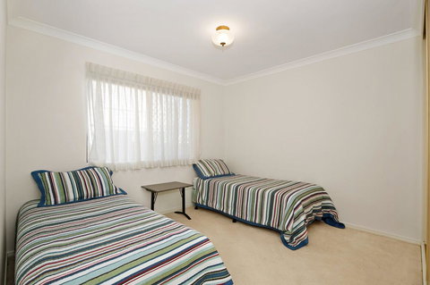 Walk To Surf Beach - Ground Floor Apartment - Bribie Horizons Boyd St, Woorim - Hotel Accommodation 18