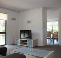 Close to Surf Beach Surf Club Hotel and Shops - Boyd St Woorim - Hotel Accommodation