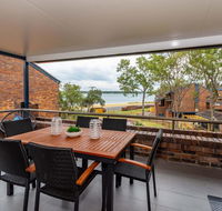 Spacious Family unit with Incredible views. - Hotel Accommodation