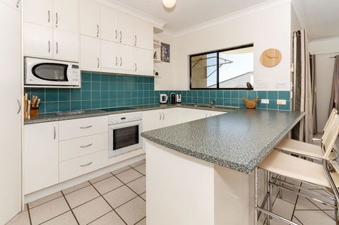 Waterfront Views From Private Rooftop Balcony - Bayview South Esp, Bongaree - Hotel Accommodation 8