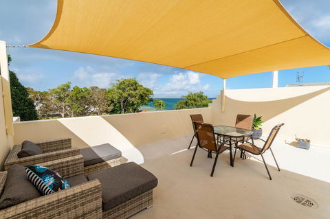 Waterfront Views From Private Rooftop Balcony - Bayview South Esp, Bongaree - Hotel Accommodation 12