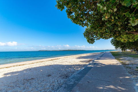 Waterfront Views From Private Rooftop Balcony - Bayview South Esp, Bongaree - Hotel Accommodation 15