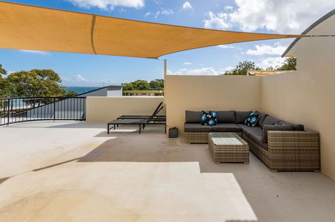 Waterfront Views From Private Rooftop Balcony - Bayview South Esp, Bongaree - Hotel Accommodation 13