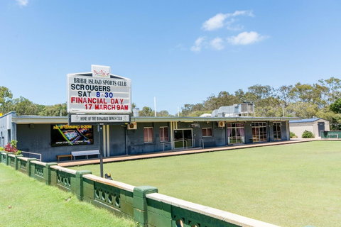 Great Views, Ground Floor Unit Clearview Apartments South Esplande, Bongaree - Hotel Accommodation 1