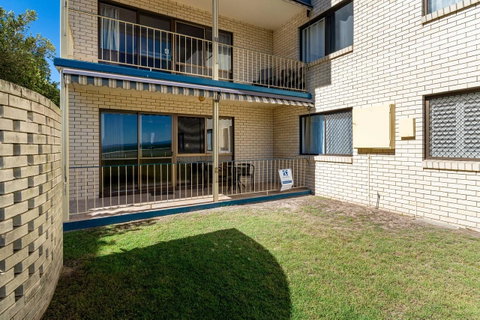 Great Views, Ground Floor Unit Clearview Apartments South Esplande, Bongaree - Hotel Accommodation 11