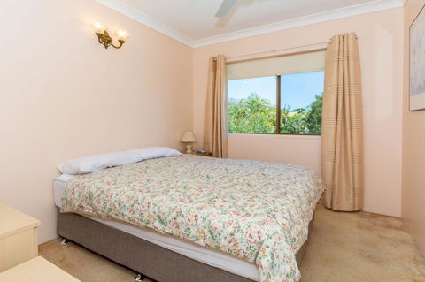 Water Views - Top Floor -Clearview Apartments South Esp, Bongaree - Hotel Accommodation 5