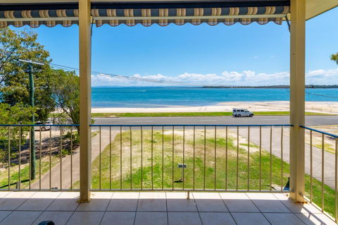 Water Views - Top Floor -Clearview Apartments South Esp, Bongaree - Hotel Accommodation 8