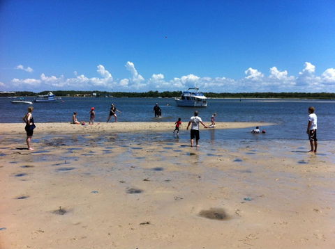 Water Views - Top Floor -Clearview Apartments South Esp, Bongaree - Hotel Accommodation 10