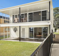 Ground floor air conditioned fabulous waterviews overlooking Pumicestone Passage - Hotel Accommodation