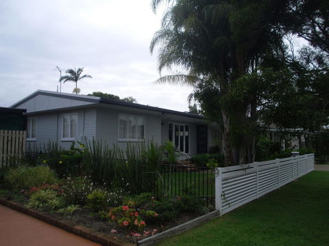 Hampton Cottage- Delightful Cottage Bring Your Dog! - Hotel Accommodation 3