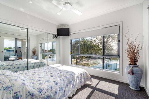 Stunning Canal Home Oh So Close To The Waterfront - Hotel Accommodation 6