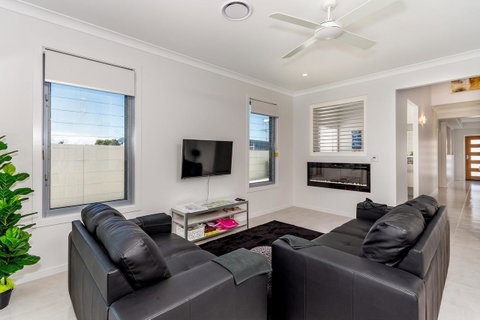 Stunning Canal Home Oh So Close To The Waterfront - Hotel Accommodation 19