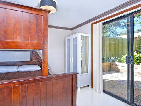 'Beach Break 2', 2/10 Lionel St - Downstairs Unit With Aircon - Hotel Accommodation 1