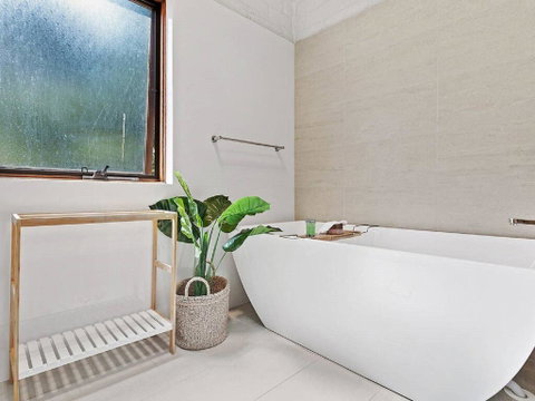 'Nunkeri', 5 Kerrie Close - Stunning House With Fabulous Views, Linen, WIFI & Air Conditioning - Hotel Accommodation 2