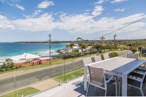 'Salt & Light' Mollymook - Hotel Accommodation 0