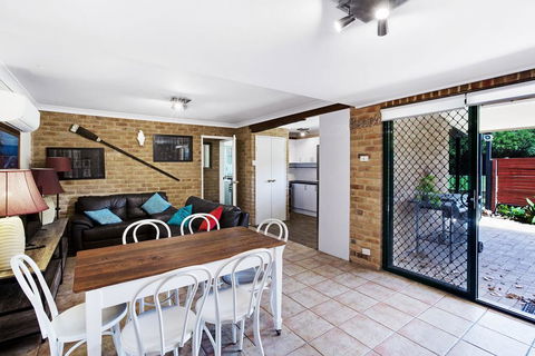 'Salt Wood' Cabin Style Retreat - Hotel Accommodation 1