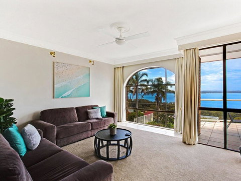 'The Bay', 25 Wallawa Rd - Huge Home With Aircon, Spectacular Views & Chromecast - Hotel Accommodation 2