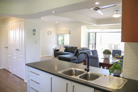 'Top Tier' Dog Friendly Holiday Home - Hotel Accommodation 2
