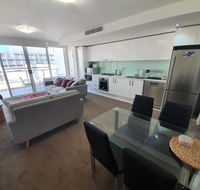 just listed Bolton St 1br 350m walk to Newcastle beach  Wifi end Eand - Hotel Accommodation