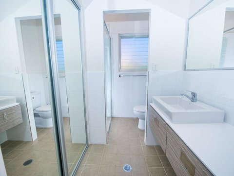 1 'Florida', 5 Lillian Street - 2 Min Walk To Beach, Shops & Restaurants - Hotel Accommodation 1