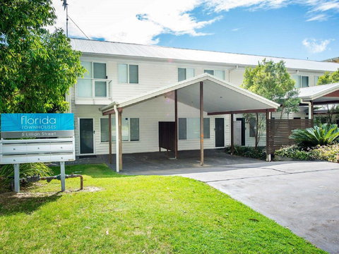 1 'Florida', 5 Lillian Street - 2 Min Walk To Beach, Shops & Restaurants - Hotel Accommodation 0