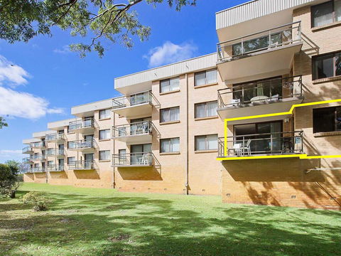 1 'Intrepid', 3 Intrepid Close - Amazing Views Of Shoal Bay, Only 100m From The Beach - Hotel Accommodation 3